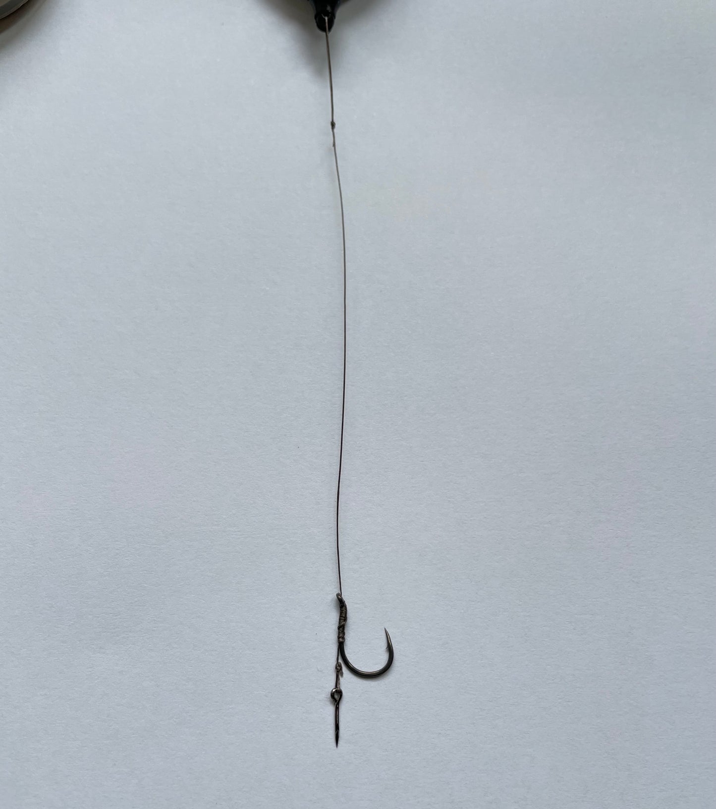 Montura method feeder long cast si carlig legat cu spin de momeala